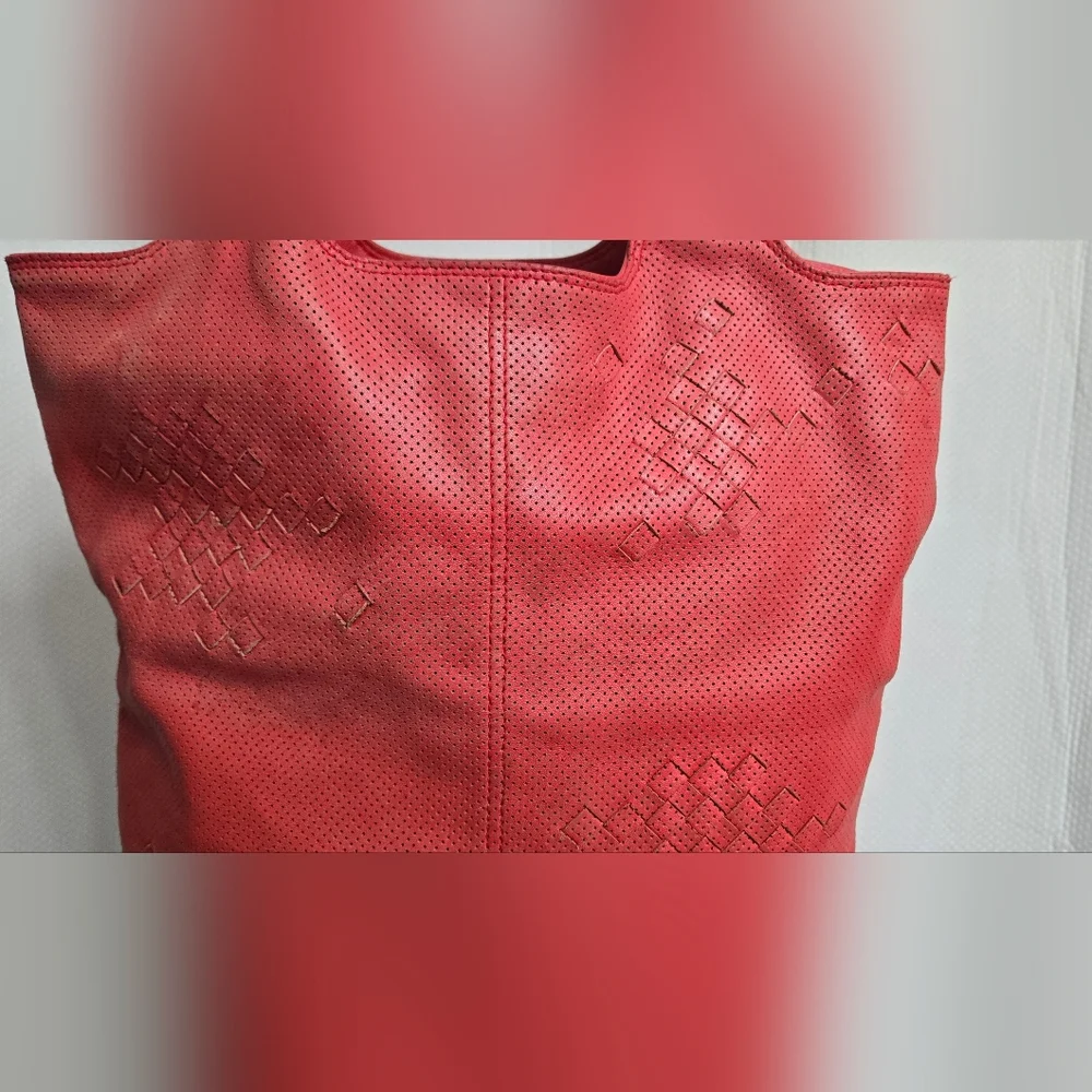 GUC Bottega Veneta Red Intrecciato Top Handle Bag - Picture 4 of 16